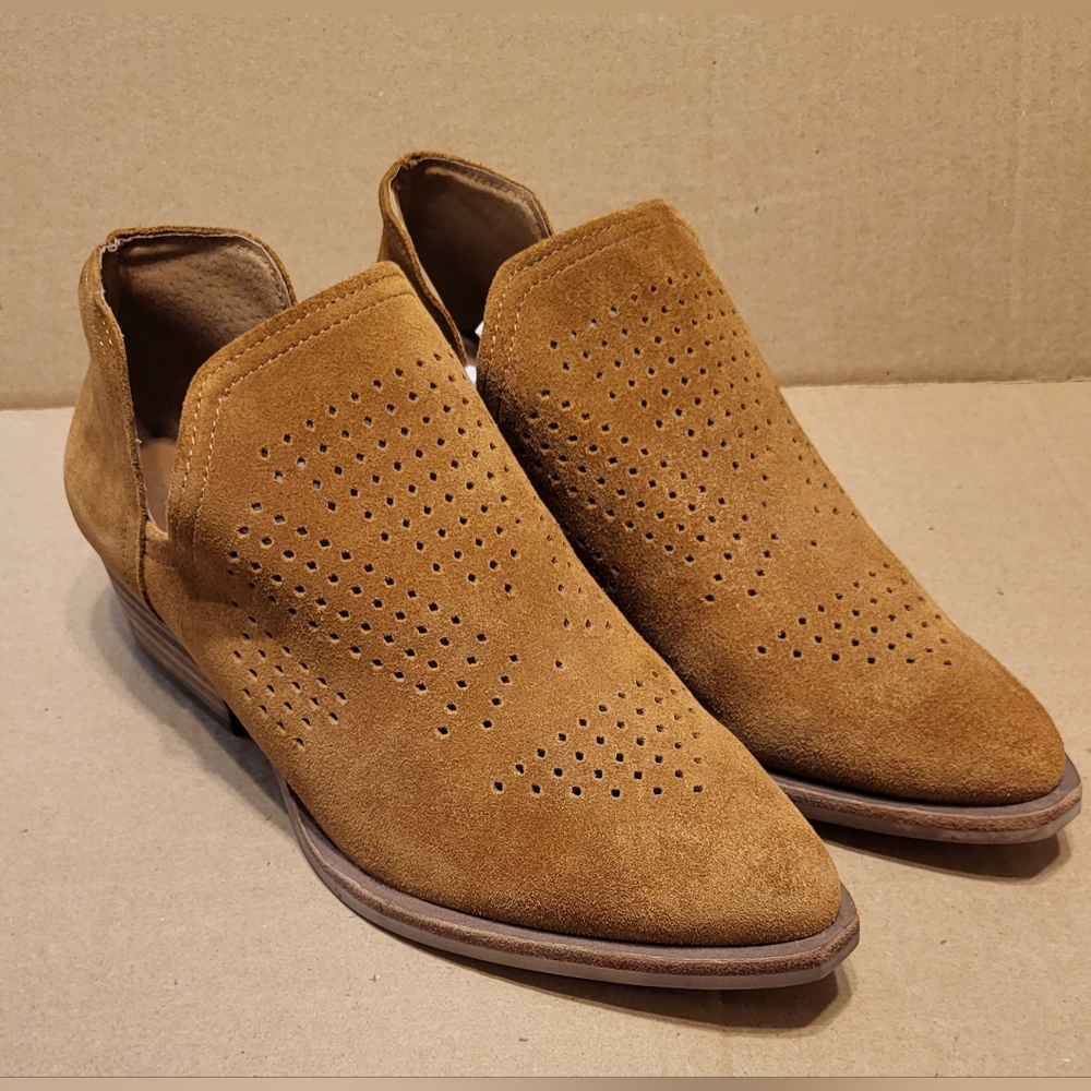 Gianni Bini Womens Sz 6M Ankle Pointed Toe  Brown Boots Leather Booties